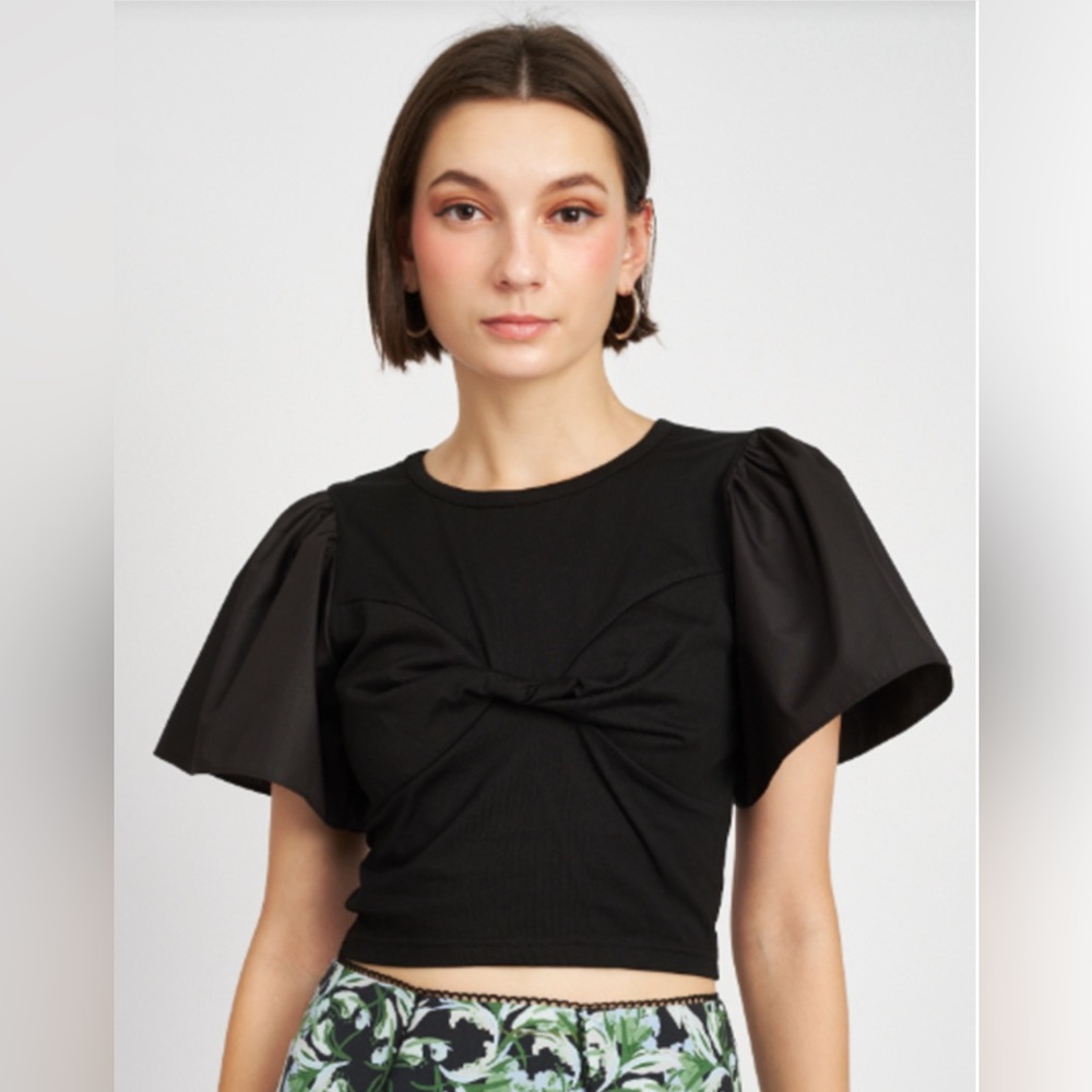 En Saison Lettres crop top twist at the bodice & puff sleeves Size L Color Black